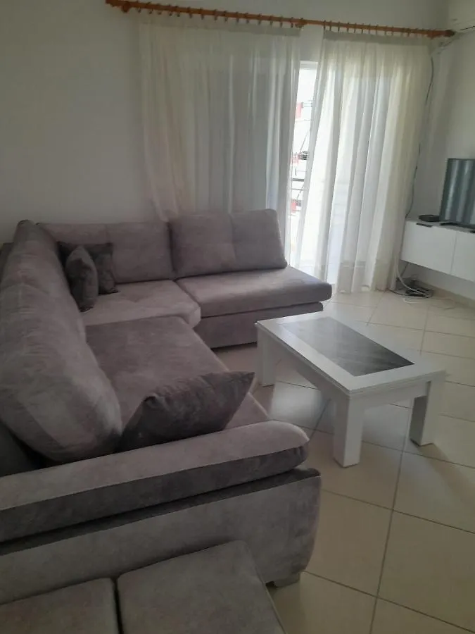 Petrit Apartments Sarande 0*,  Albania