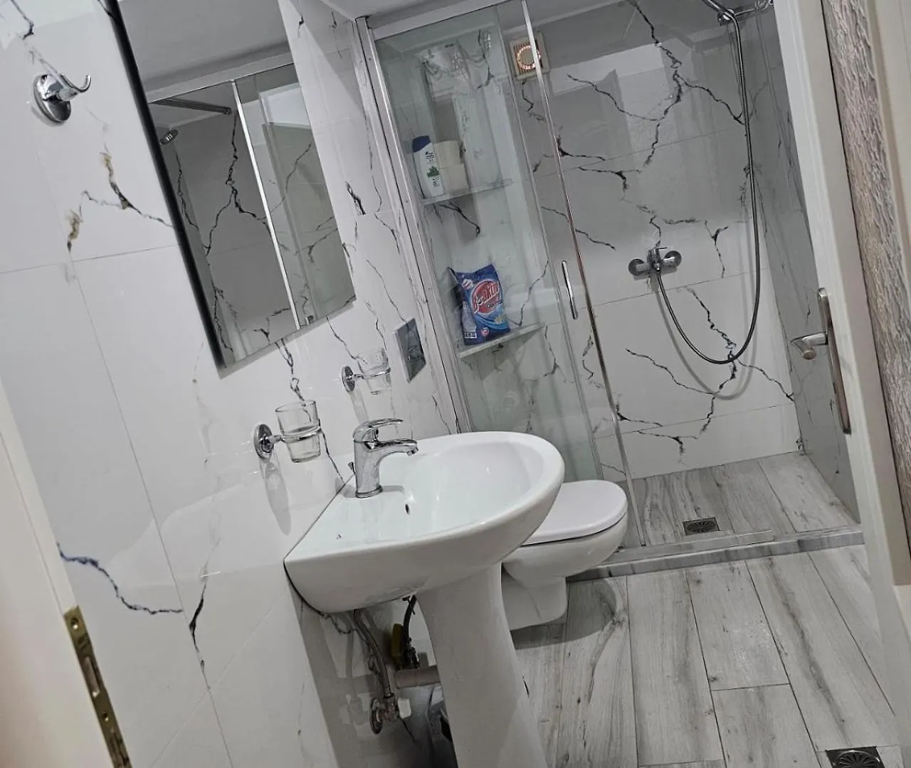 Petrit Apartments Sarande